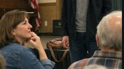 The Single Mom’s Son Walked Onto a Small Community Stage in a Plain White Shirt — “I Only Need Two Minutes If You’re Willing to Look,” He Said, and When He Unbuttoned It, No One in the Room Spoke Again