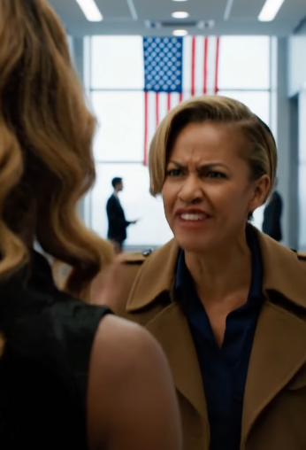 9:47 on Tuesday night, my mom left a 31-second voicemail: “You’re out of the family, don’t come back.” I simply texted “OK,” no arguing, no explaining, then opened my laptop in my Chicago apartment, quietly adjusted a few access privileges, changed a few contact details, and closed the “doors” I’d kept open for years. By morning, there were 46 missed calls, and then the bank sent a short line.